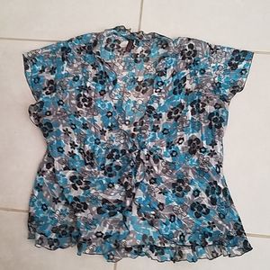 Notations Womans flowery ruffled shear blouse